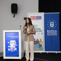1786159841<em>510</em>Buyuksehirden-genc-kadinlara-dijital-ticaret-destegi.jpeg