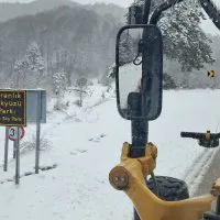 Büyükşehir'in karla mücadelesi bayramda da sürüyor Büyükşehir'in karla mücadelesi bayramda da sürüyor