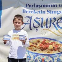 1783625119<em>716</em>Buyuksehir-Muharrem-ayinin-bereketini-vatandaslarla-paylasiyor.jpeg