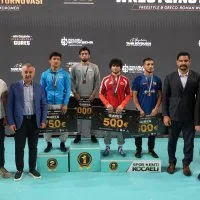 1786116938<em>957</em>Buyuksehir-sporculari-madalyalari-topluyor.jpeg
