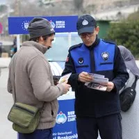 Büyükşehir zabıtası tüketicileri bilgilendirdi Büyükşehir zabıtası tüketicileri bilgilendirdi
