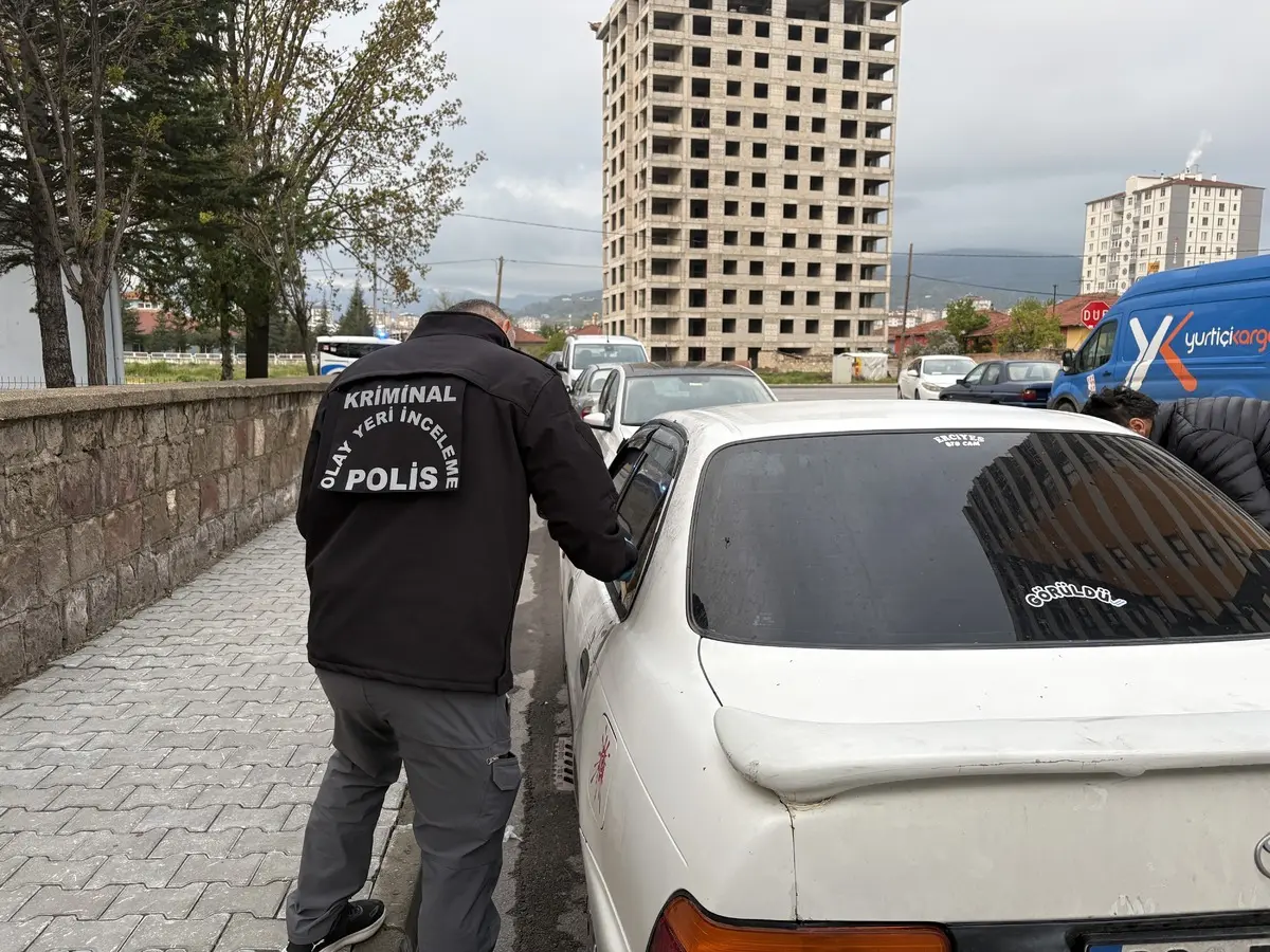 Çakmak isteme kavgası can aldı! Bir il onları arıyor 3