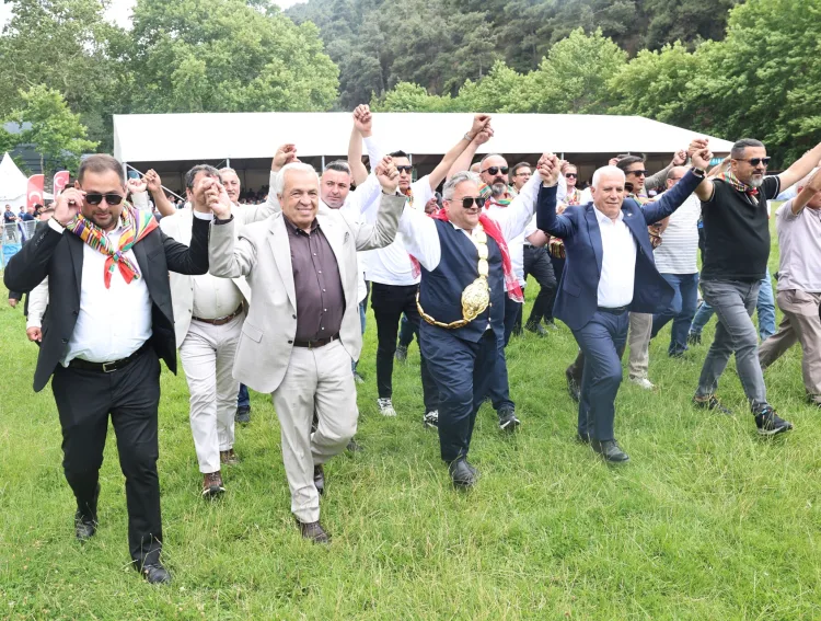 Çalı Güreşleri’nde Mehmet Yeşil Yeşil Şampiyon!
