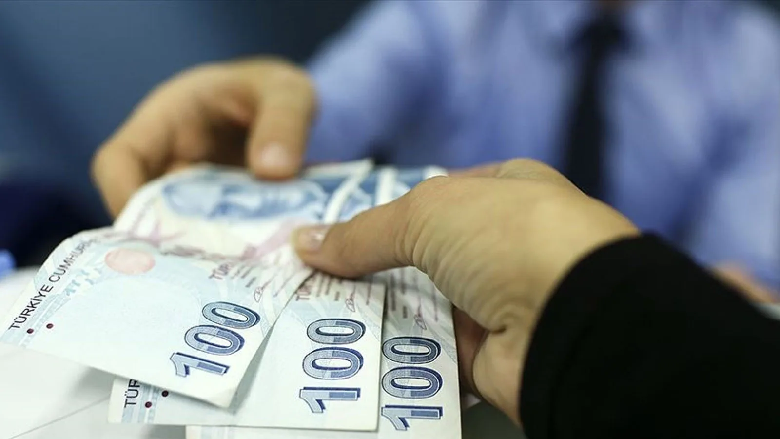 Çalışan Emeklilerin Maaşı Kesilir Mi?