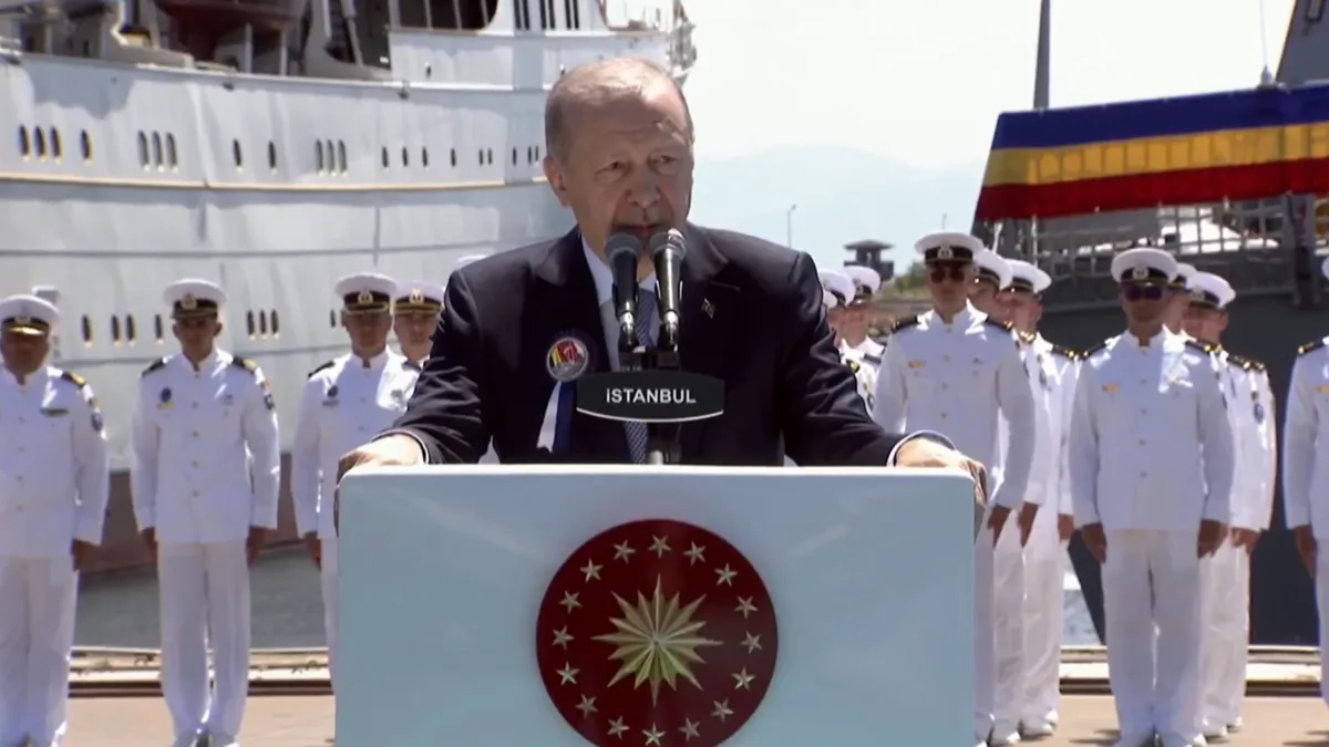 Cam Roman, Türkiye’nin İlk Açık Deniz Gemisi!