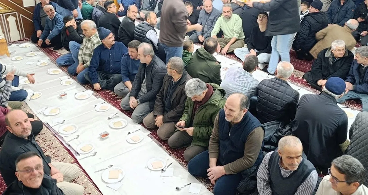 Camideki İkram: Müftüden Skandal Göz Yumması!