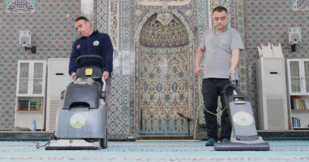 Camiler Bayram İçin Hijyenik Hale Getiriliyor!
