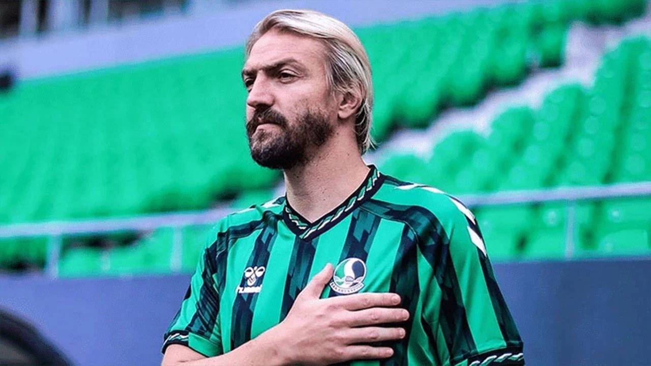 Caner Erkin Sakaryaspor’dan Ayrıldı!