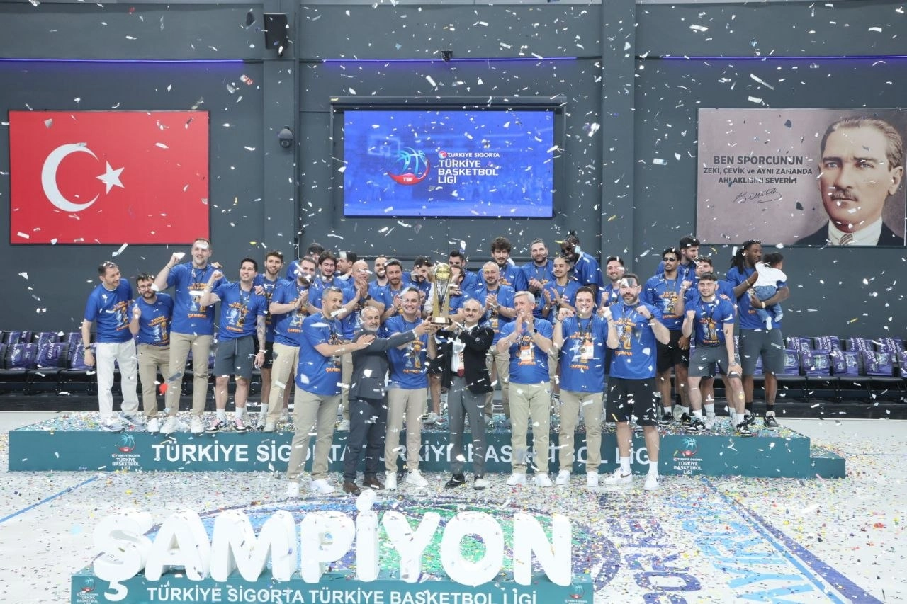 Çayırova Belediyesi Basketbol Takımı Şampiyon!