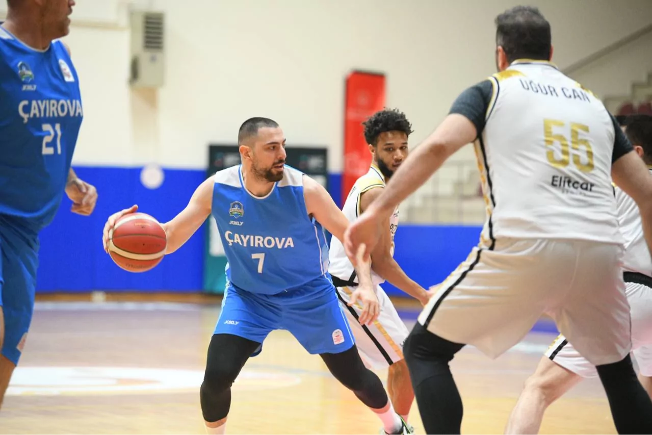Çayırova Belediyesi Basketbol Takımı