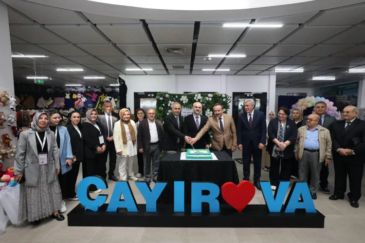 Çayırova’da El Sanatları Sergisi Ziyaretçilere Açıldı