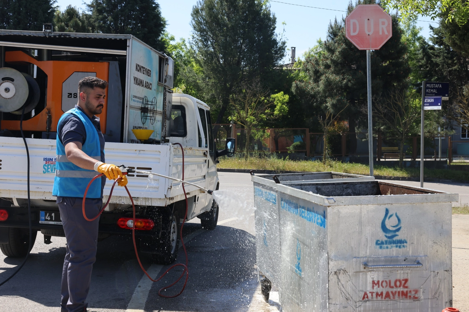 Çayırova’da Konteynerler Yerinde Yıkanıyor!