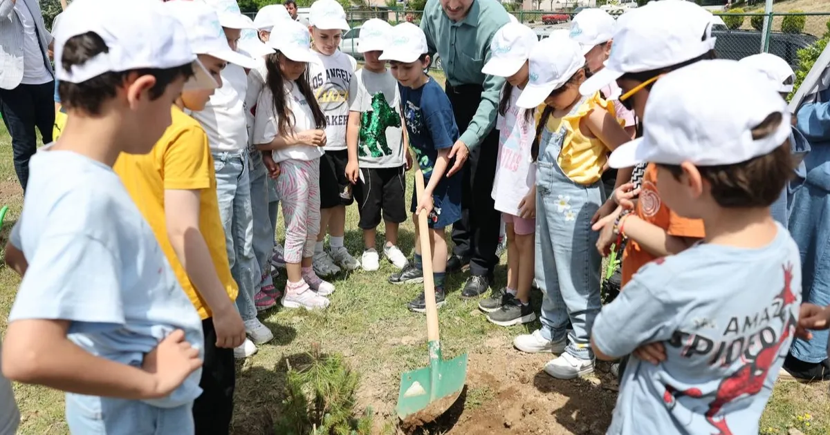 Çayırova’da Öğrenciler Birlikte Fidan Dikti!