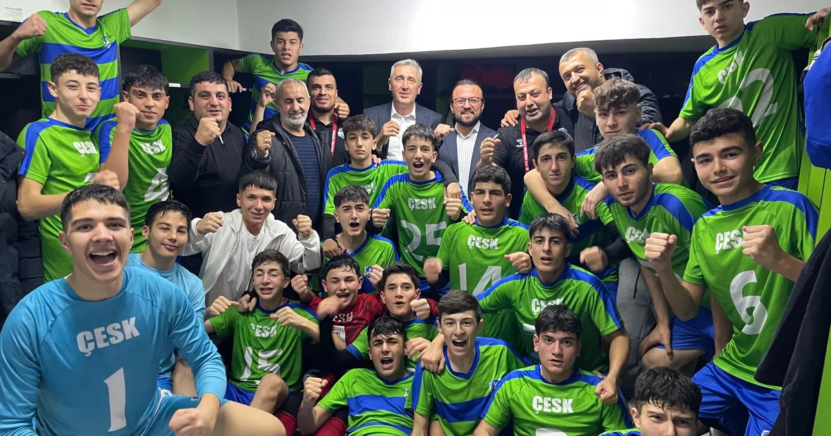 Çayırova U-16 Futbol Takımı Şampiyon Oldu!