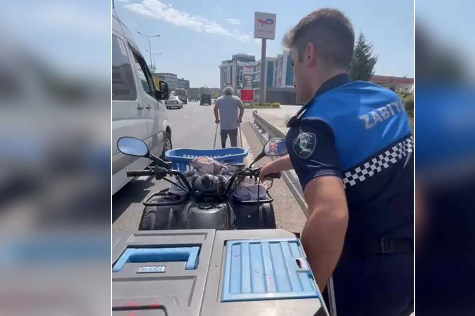 Çayırova Zabıta Ekibi, Özel Bireye Destek Oldu