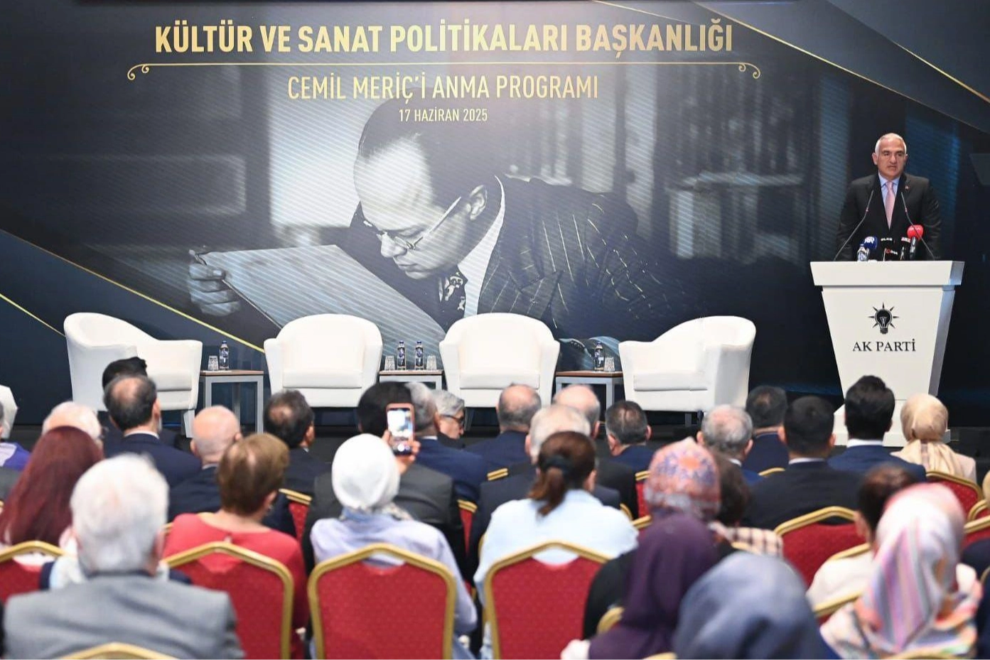 Cemil Meriç: Türk Düşüncesinin Öncü İsimlerinden