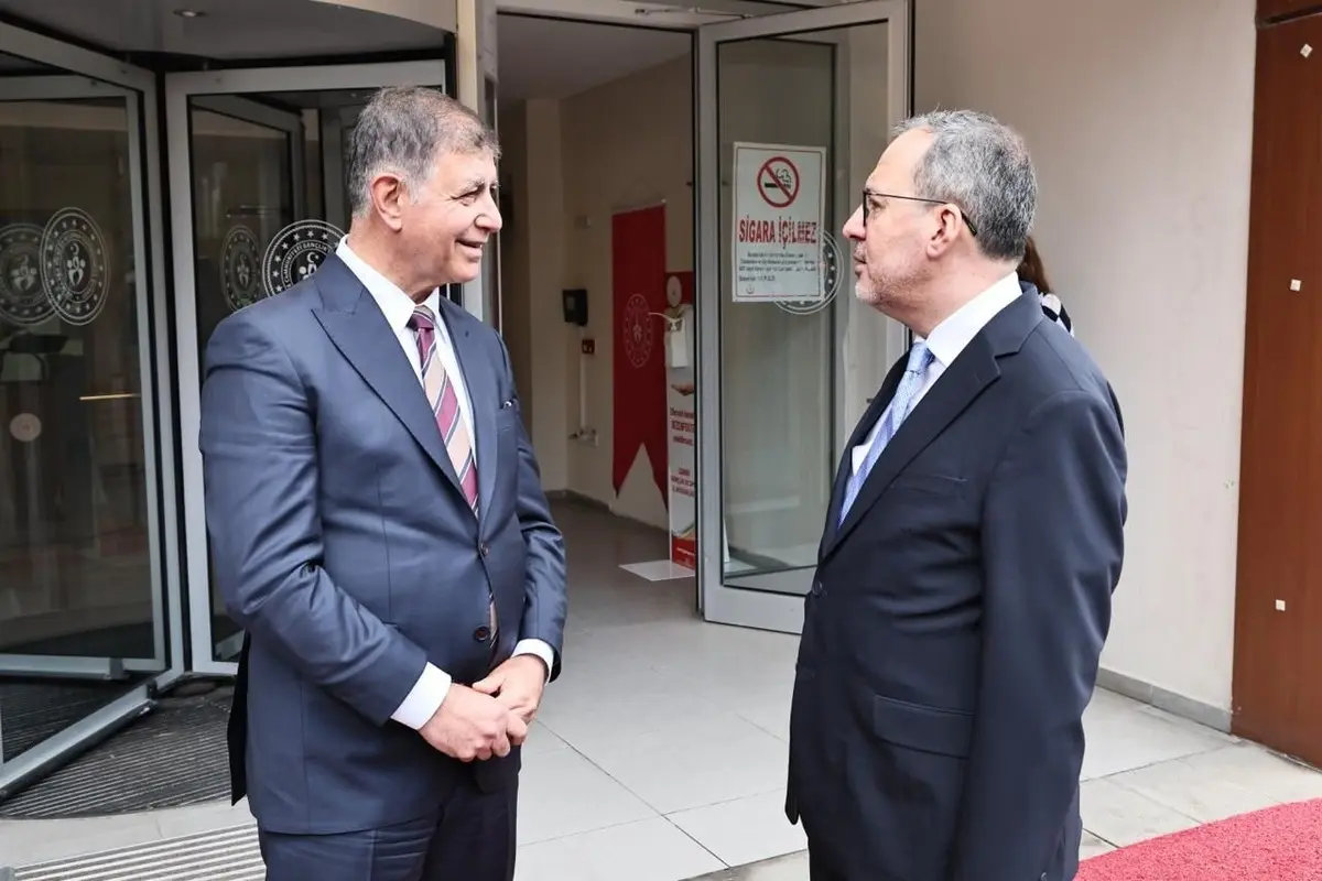 Telefonunu kapattı, talimat verdi!