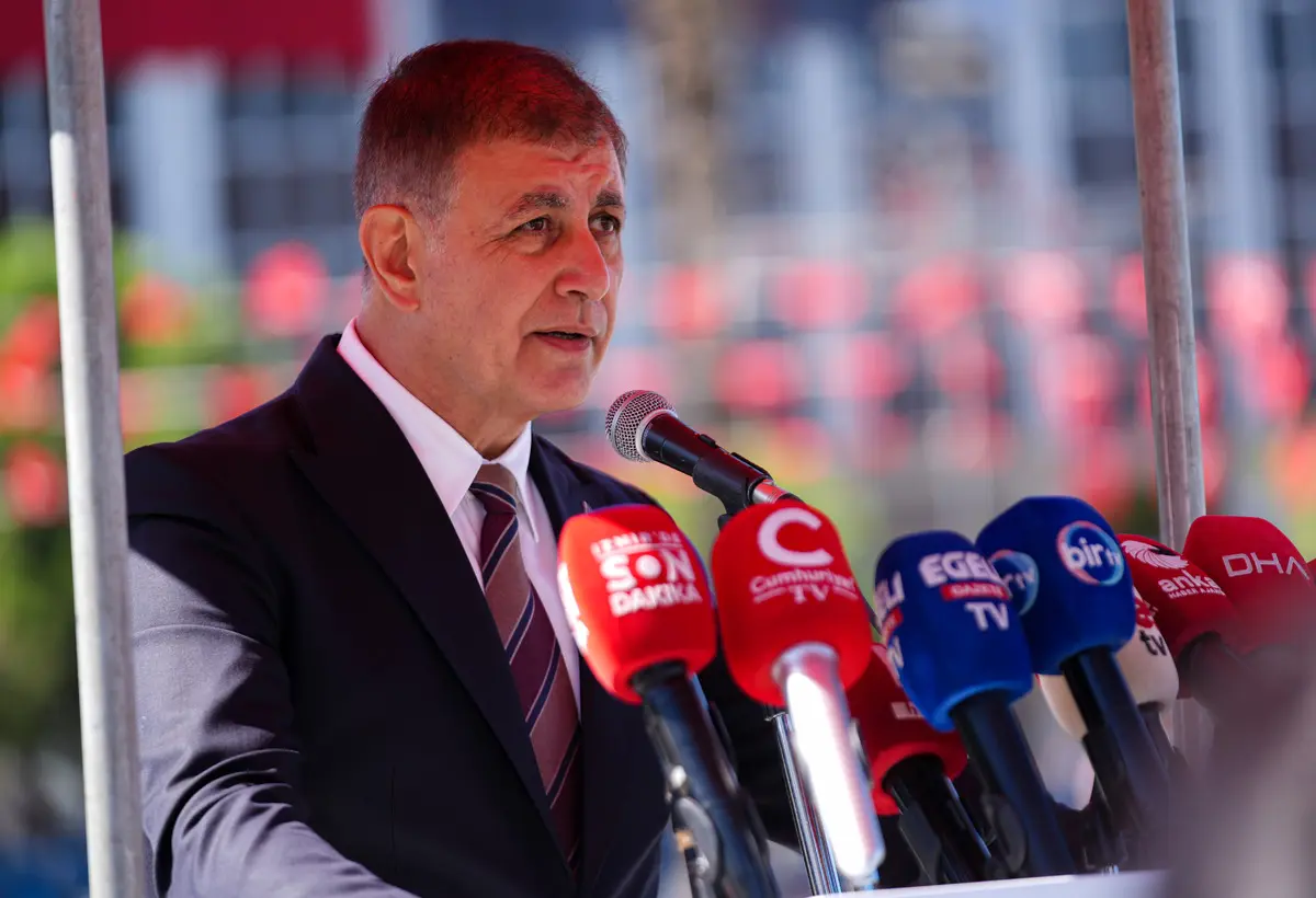 Telefonunu kapattı, talimat verdi!