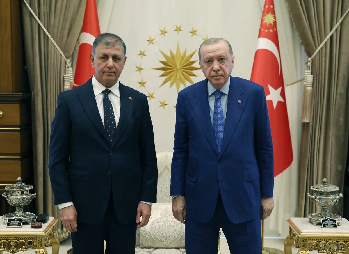 Telefonunu kapattı, talimat verdi!