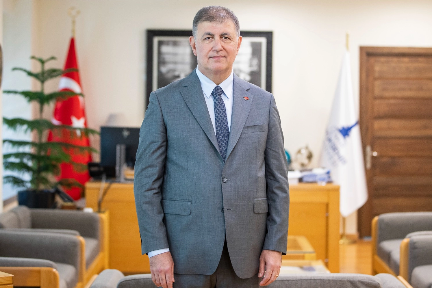 Cemil Tugay CHP’den İstifa Etti, Bağımsız Devam!