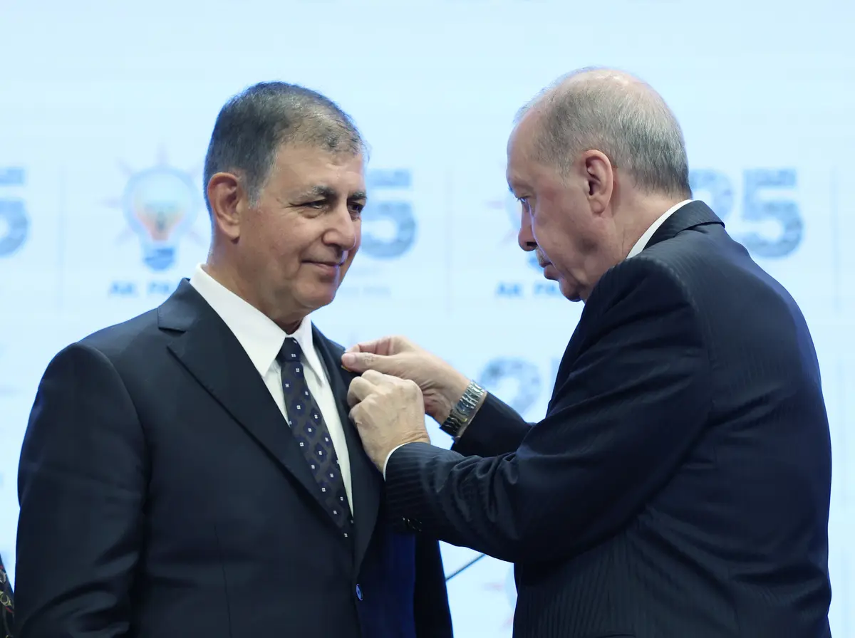 Kimsesizlerin kimsesi çıkışı çok konuşulmuştu! AK Parti ye katılan Cemil Tugay dan Erdoğan a övgü dolu sözler 2