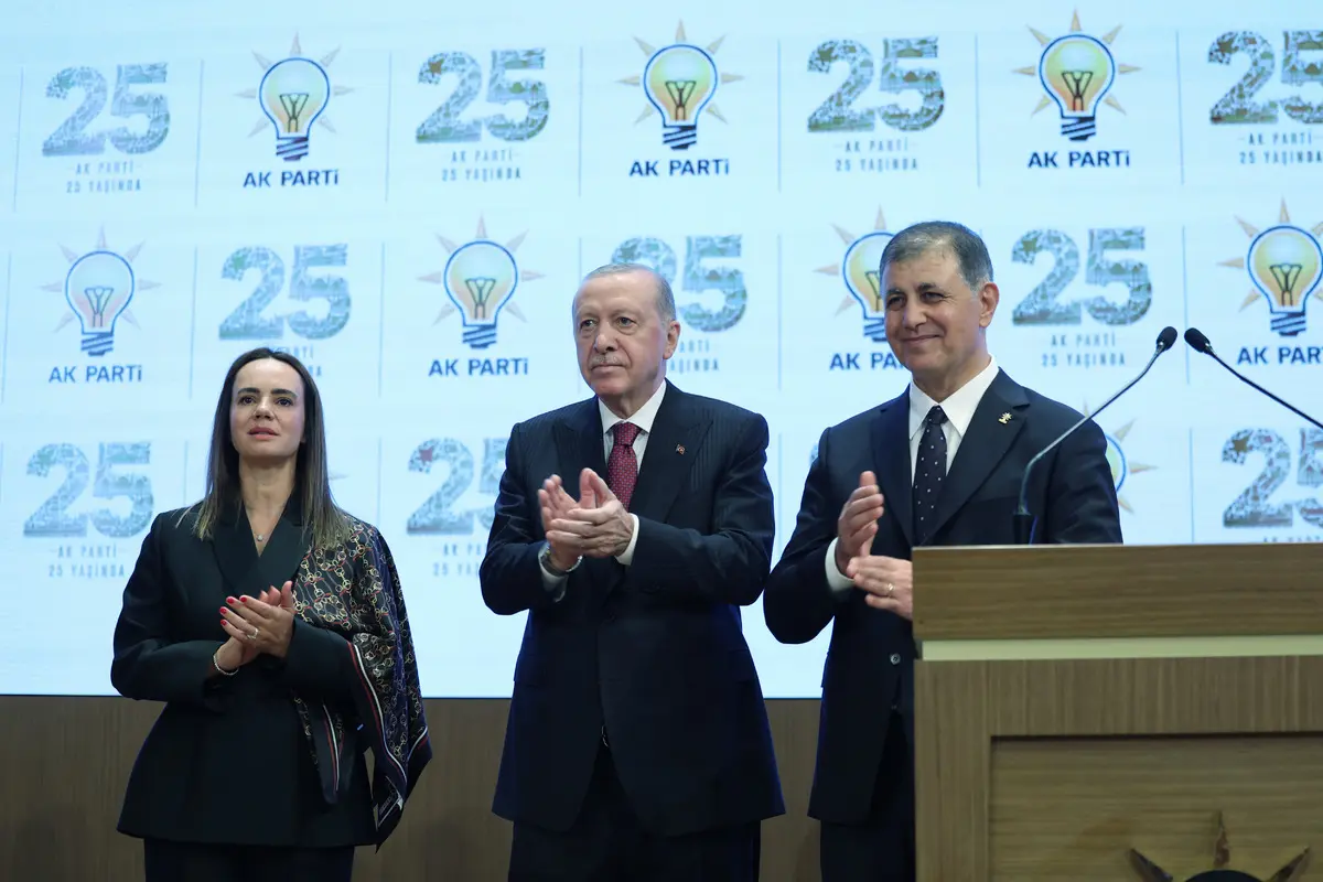 Cemil Tugay a AK Parti ısrarı ailesinden gelmiş: