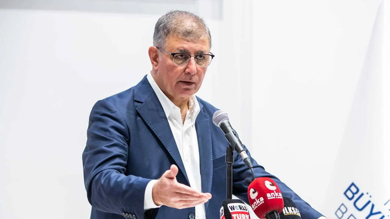Cemil Tugay WhatsApp grubundan ayrıldı!