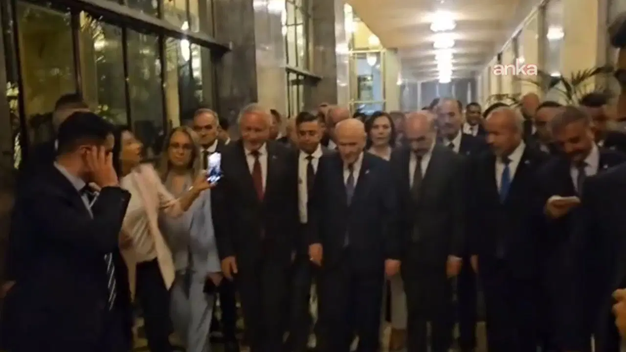 Çerçeve Yasası Onaylandı: Bahçeli’den İlk Yorum!