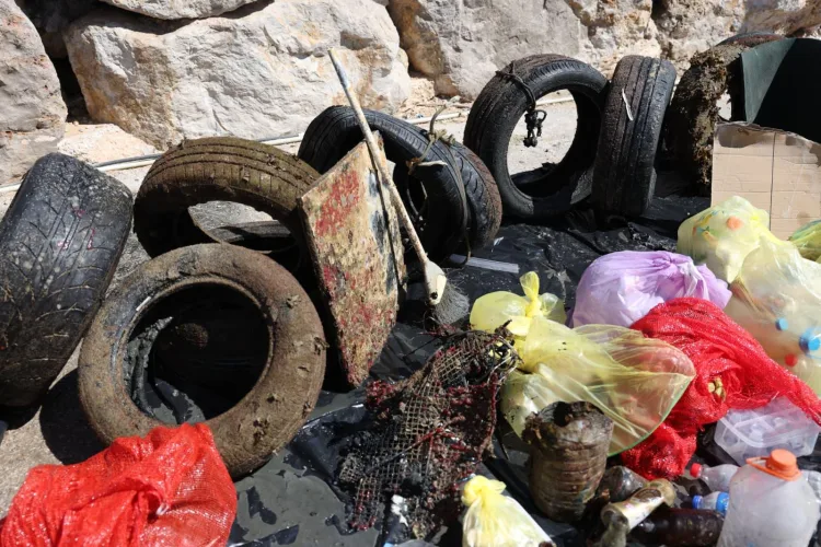 Çeşme’de 1,5 Ton Deniz Atığı Temizlendi!
