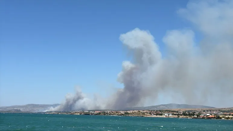 İzmir'deki yangın Çeşme'ye de sıçradı! - Resim : 3