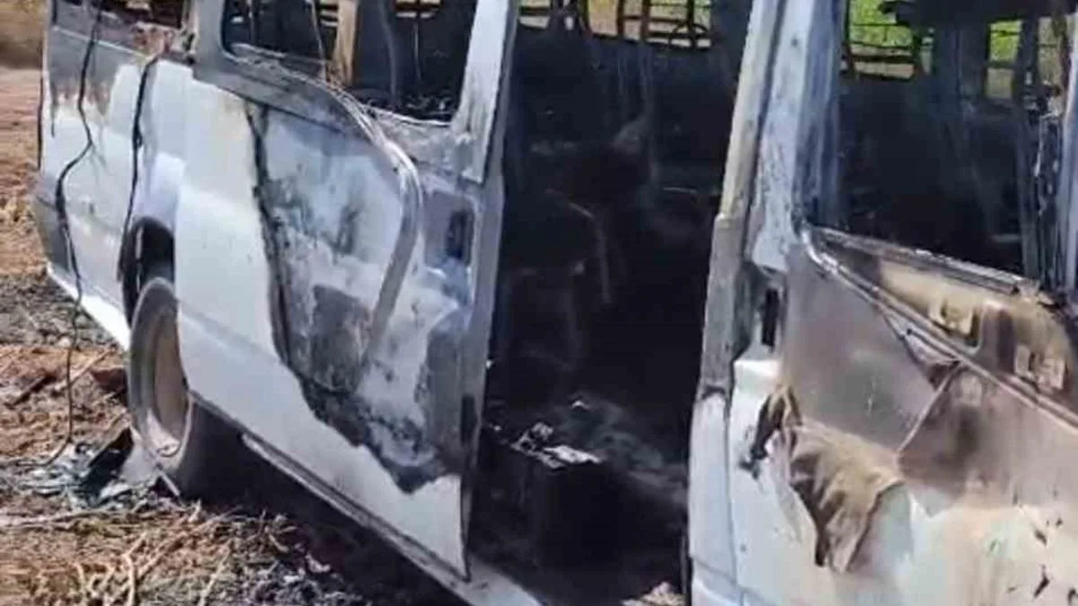 Ceylanpınar’da Minibüs Yangını: Küle Döndü!