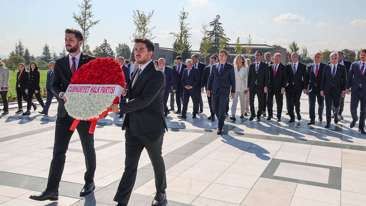 CHP, 102. Yılında Kahramanlarını Unutmadı!