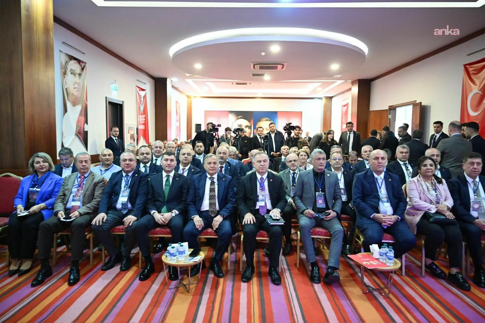 CHP, Baskılara Rağmen Demokrasi Mücadelesinde Kararlı