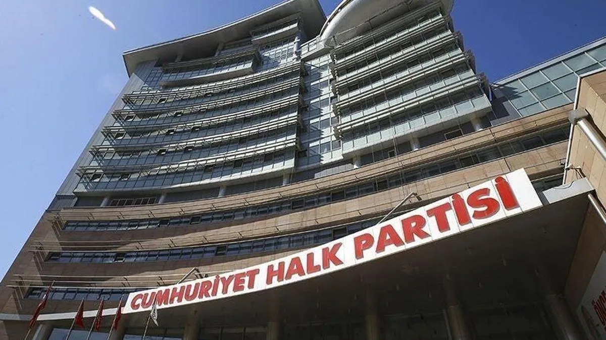 CHP’de 111 Vekilden Olağanüstü Kurultay Çağrısı!