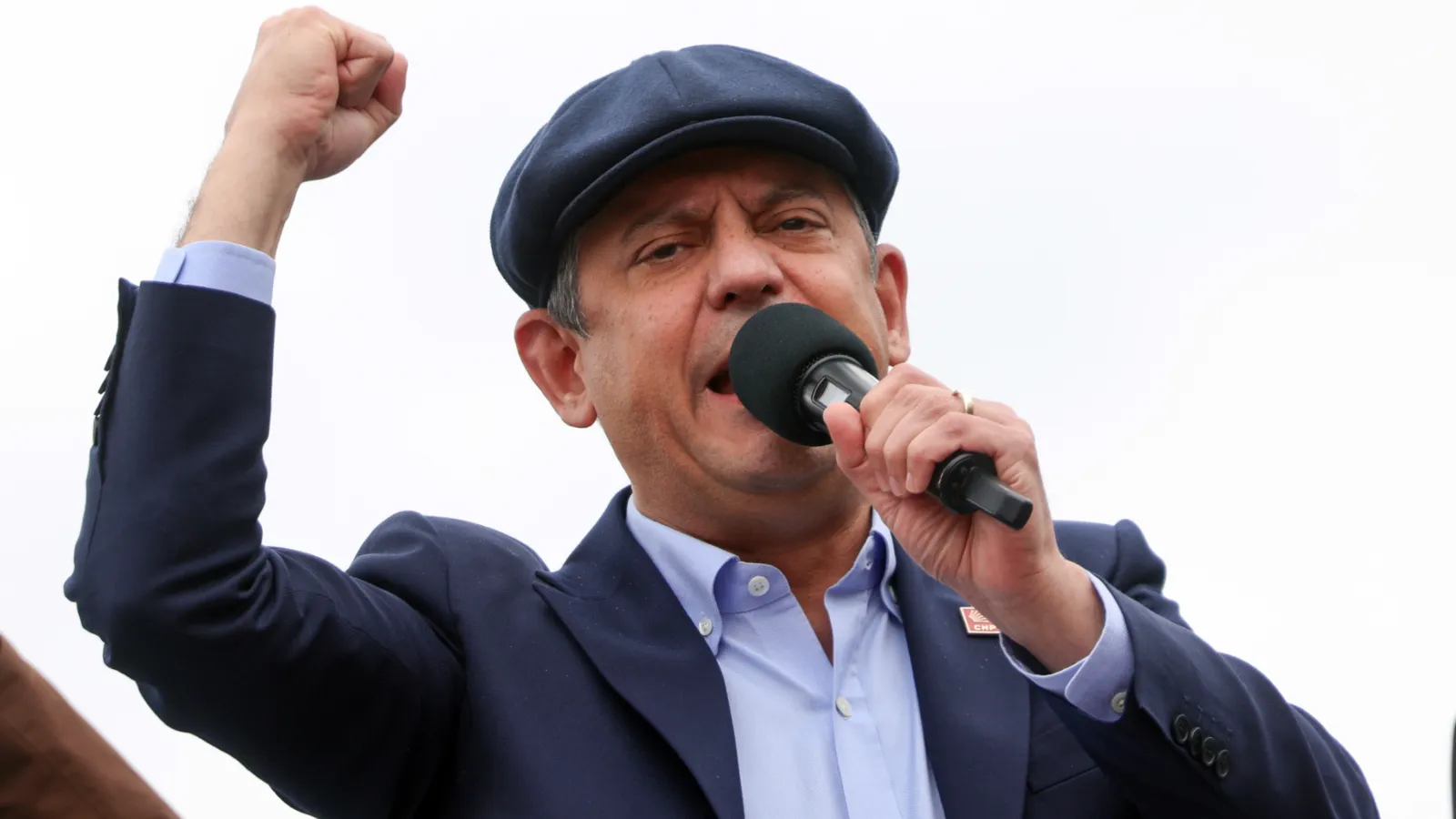 CHP’de Adaylık Krizi: Özgür Özel İddialı!