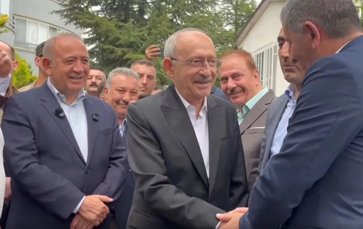 Kılıçdaroğlu dan yeni görüntü! Evinin önüne gelenleri görünce... 2