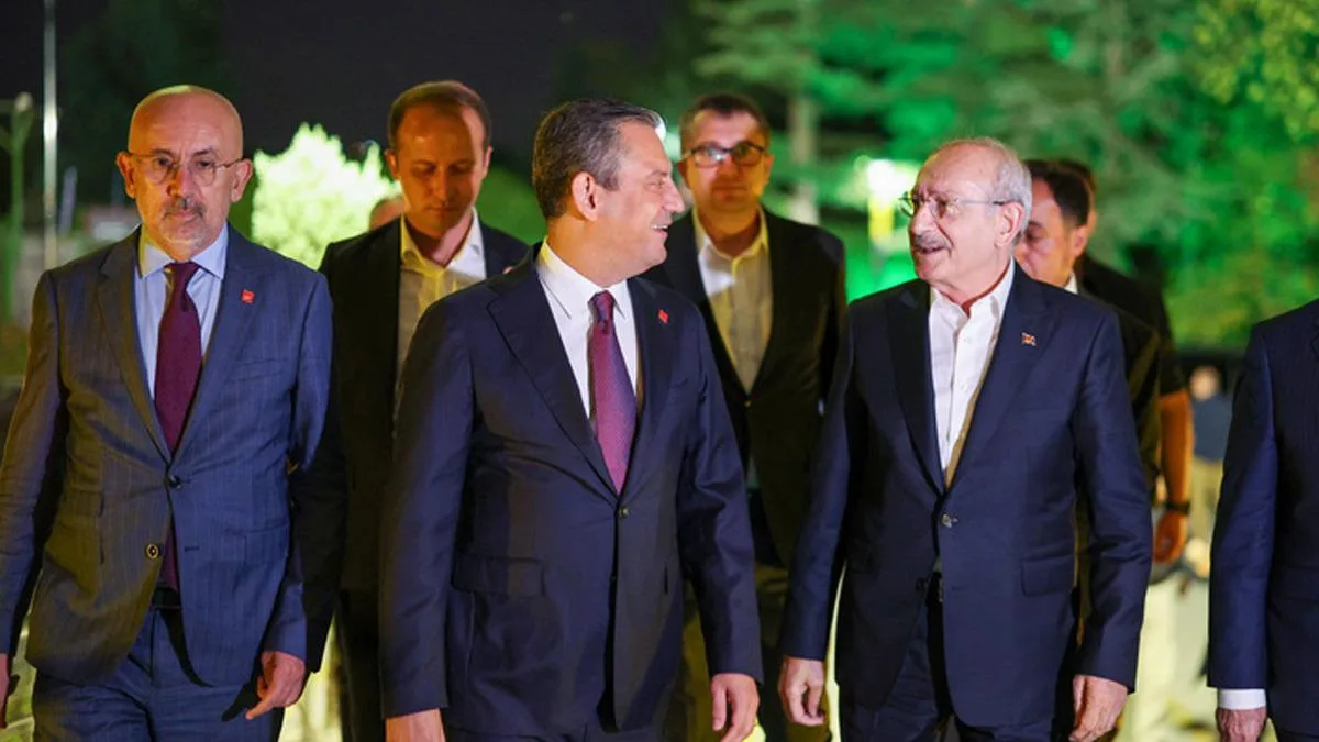 CHP’de Bayramlaşma: Kılıçdaroğlu ve Özel Aynı Anda!