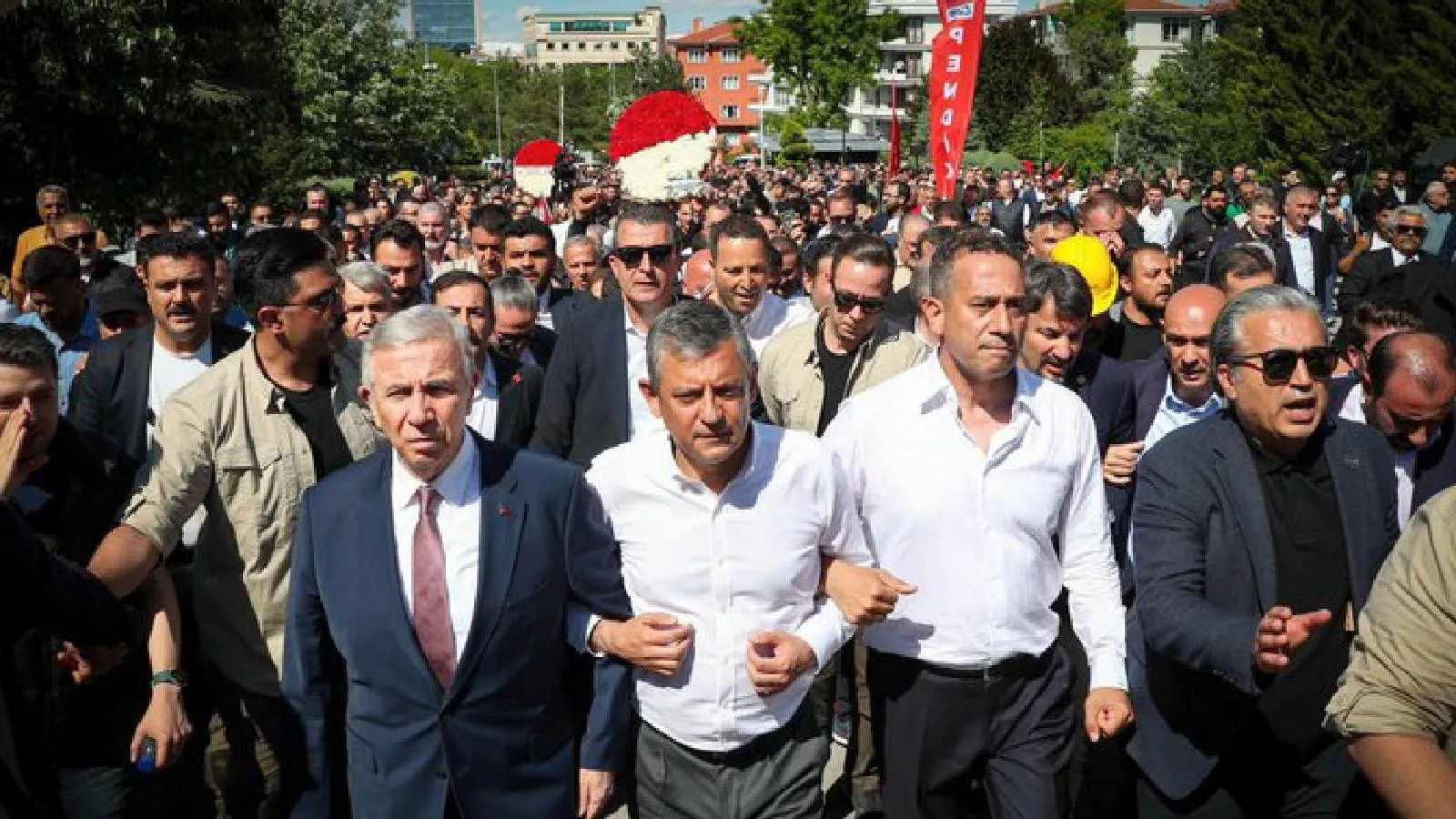 CHP’de Bayramlaşma Sonrası Fırtına Kapıda!