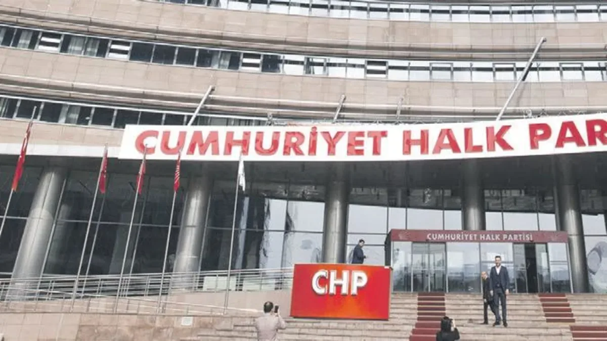 CHP’de Belirsizlik: Kafalar Karışık!