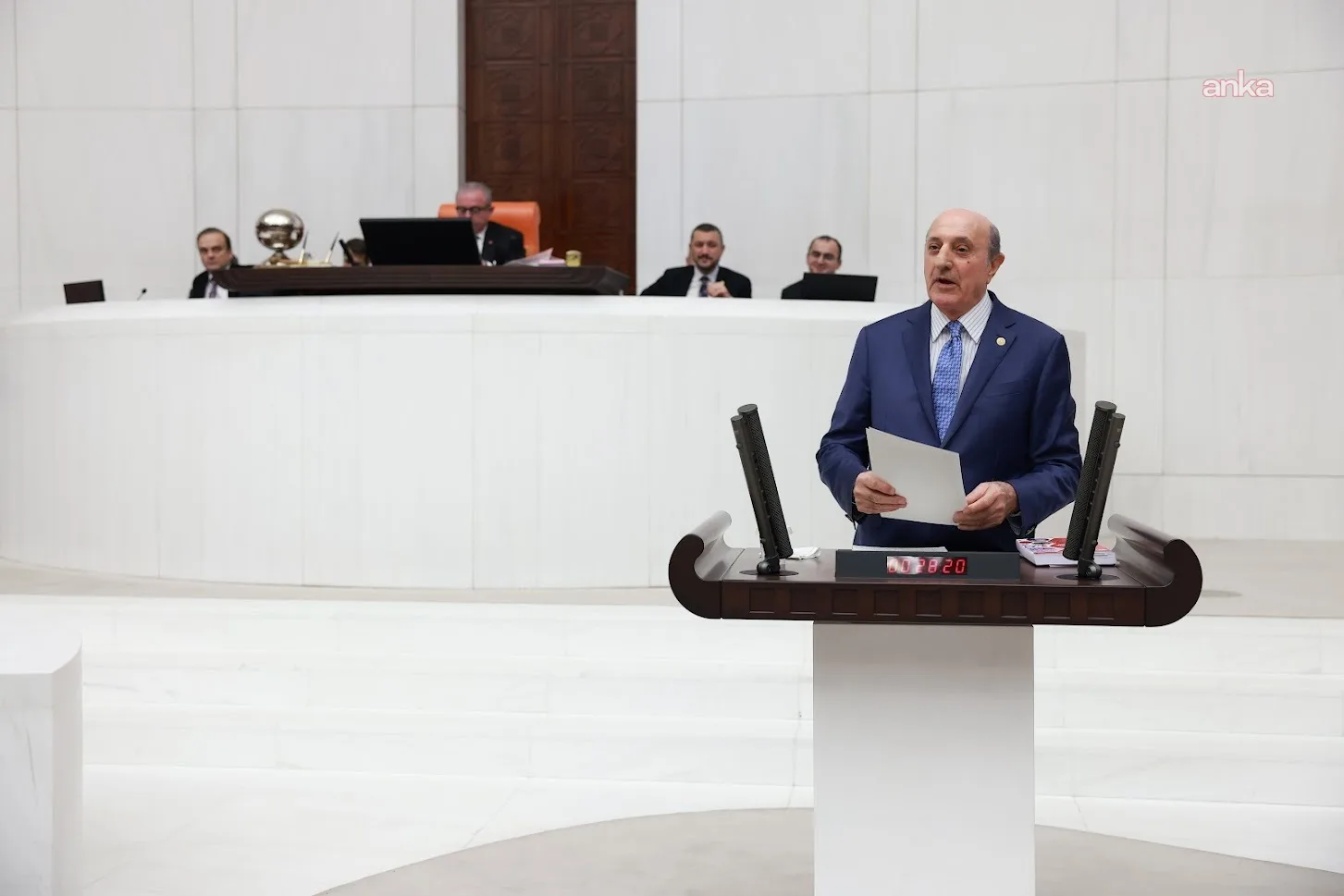 CHP’de Bölünme Endişesi: Kesici Uyardı!