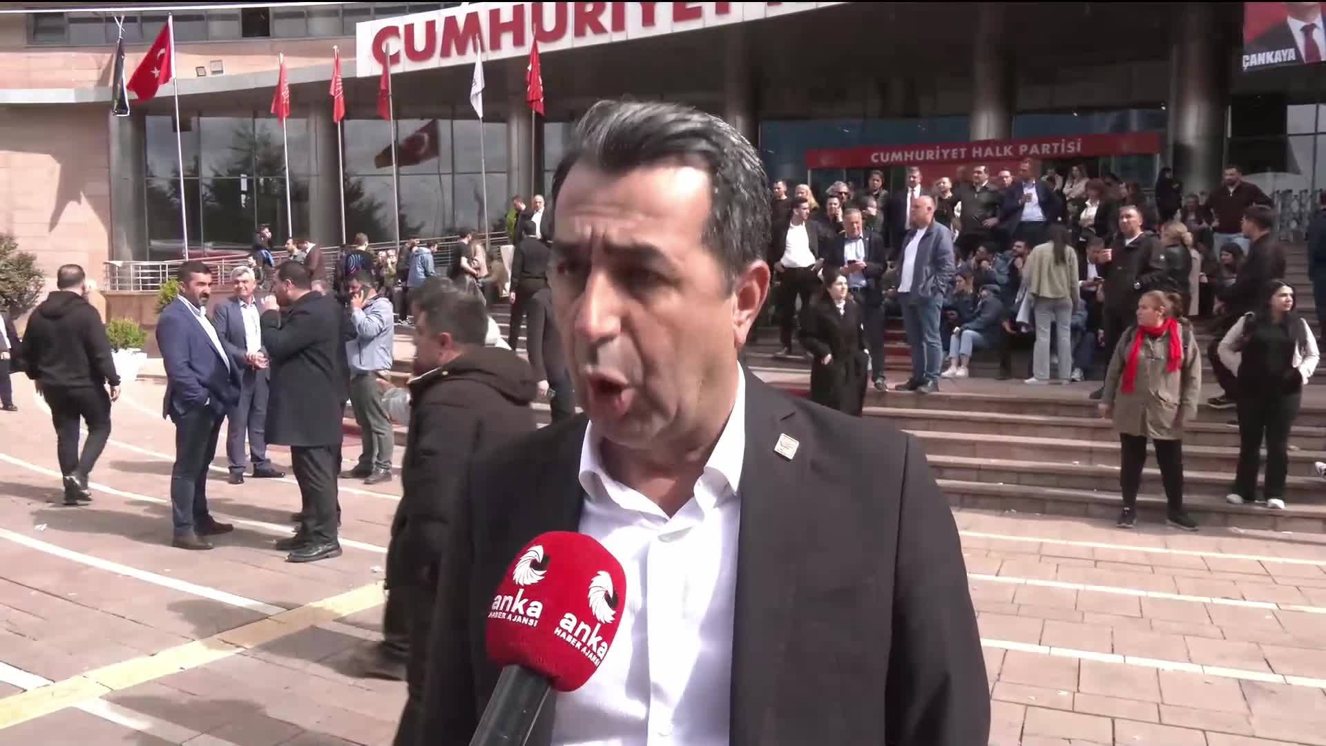 CHP’de Gerginlik: ‘Mafyatik Tiplerle Gelinmez!’