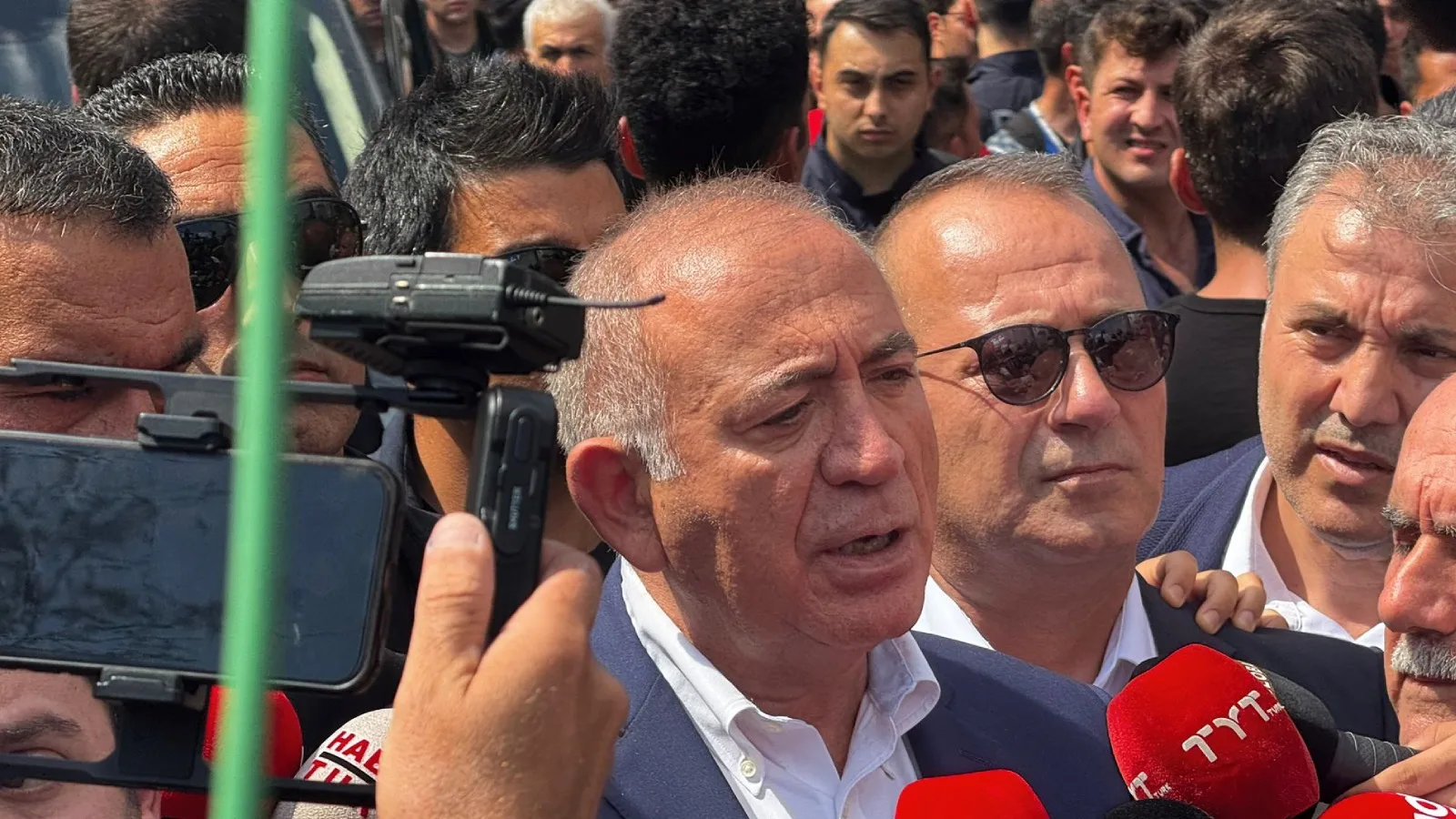 CHP’de Gürsel Tekin Gerginliği: ‘Biz Kayyım Değiliz!’