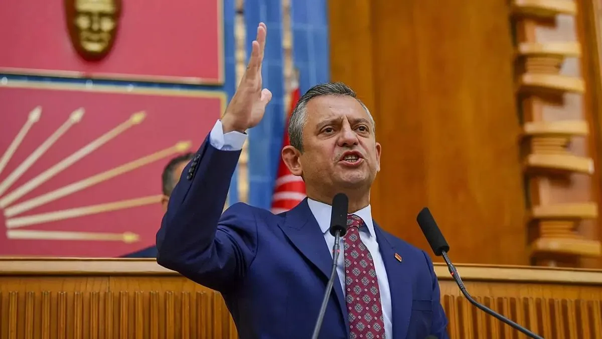 CHP’de İki Kutup: Kurultay Çağrısı Başladı!