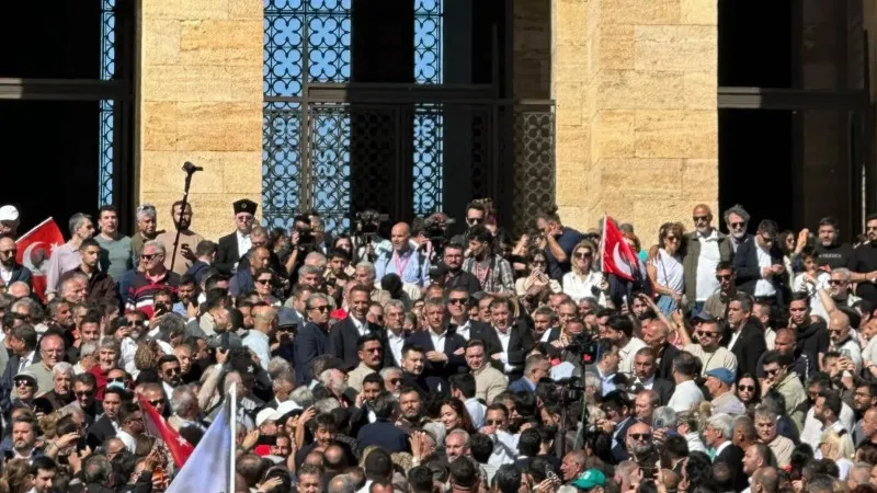 CHP’de İki Miting, İki Strateji: Kılıçdaroğlu ve Özel