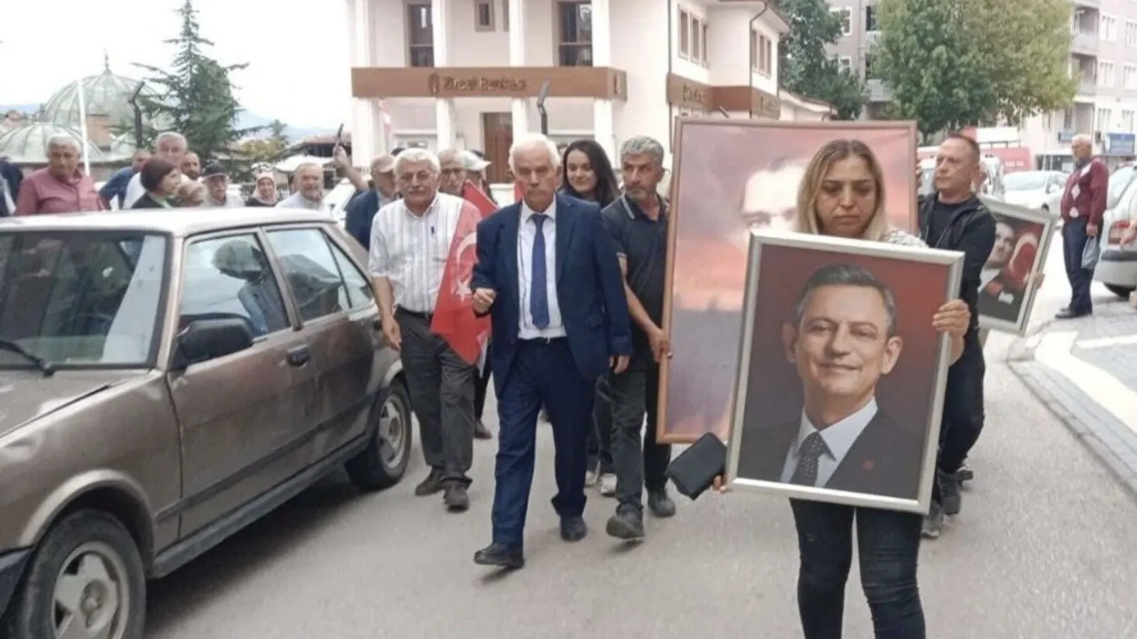 CHP’de İstifa Şoku: Yeni Parti’ye Geçiş!