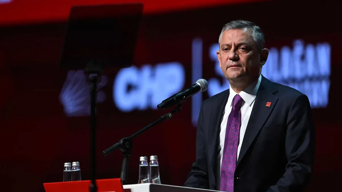 CHP’de İstifalar Krizi: Mahmut Övür Değerlendiriyor