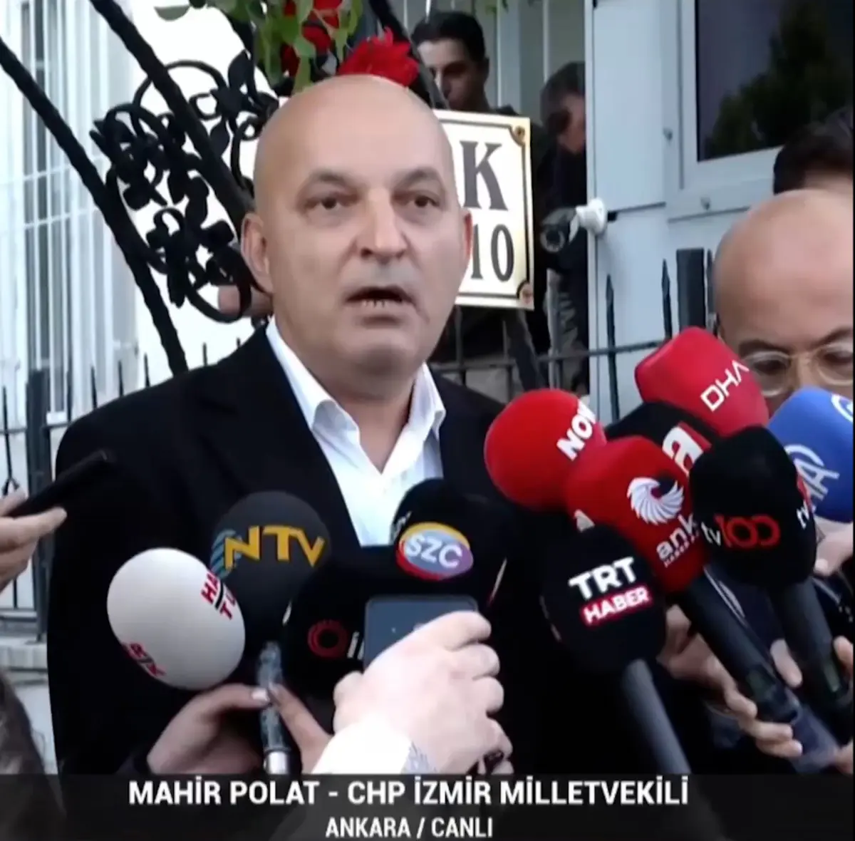 Mahir Polat Kılıçdaroğlu nun evinin önünden konuştu: