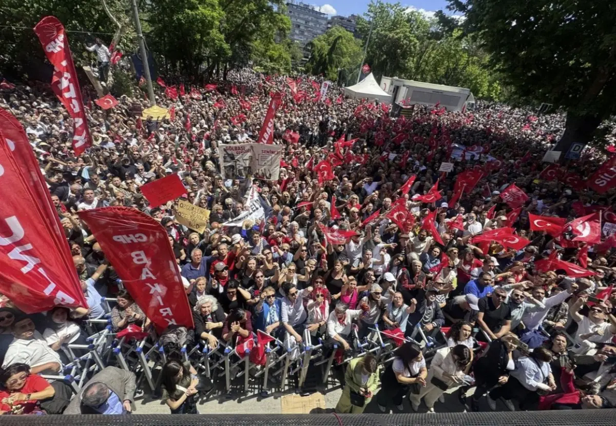 CHP de iki farklı bayramlaşma! 2