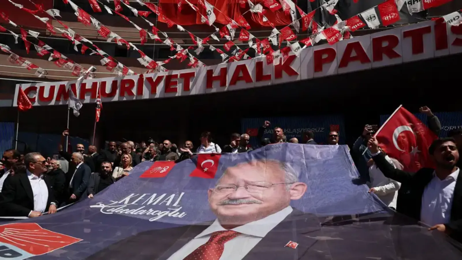 CHP’de Kılıçdaroğlu-Özel Çatışması Derinleşiyor