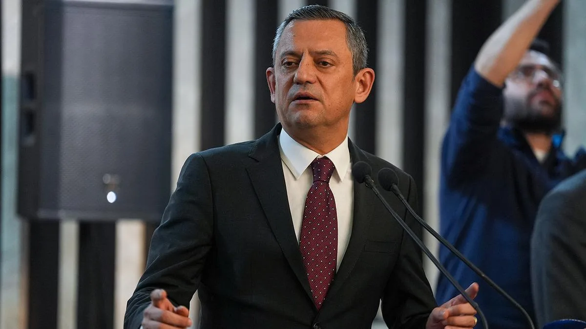 CHP’de Kurultay Gündemi: Özgür Özel’in Planı